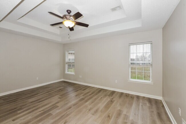 Building Photo - 2104 Eubanks Ln