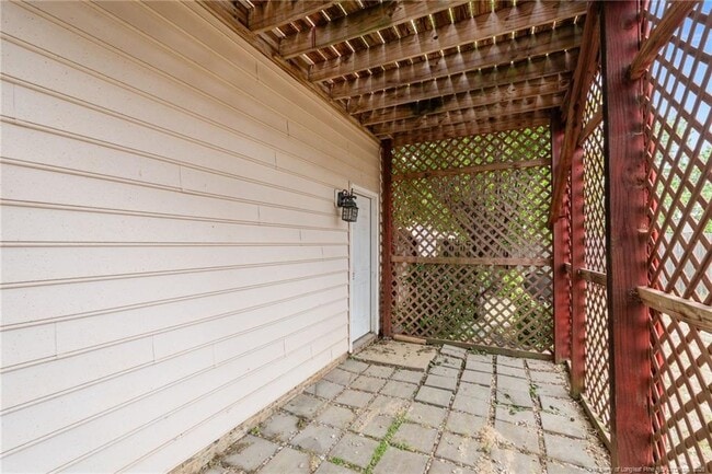 Building Photo - 109 Canyon Ct