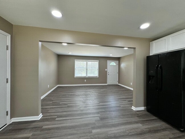 Building Photo - 222 Beechwood Dr