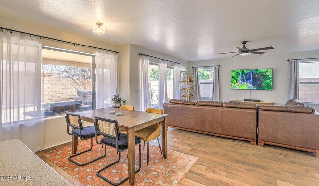 Building Photo - Single Family Home For Rent