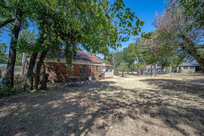 Building Photo - 3708 N Virginia Ave