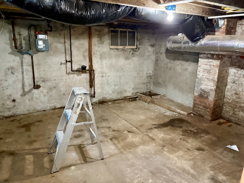 Building Photo - 228 Delaware Ave