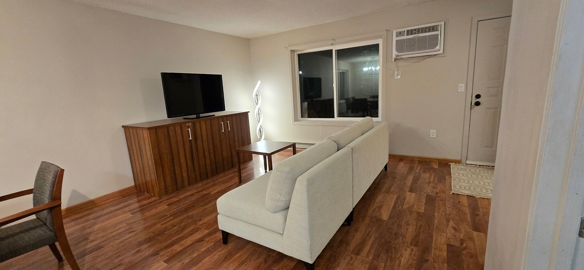 Building Photo - 720 W Village Rd