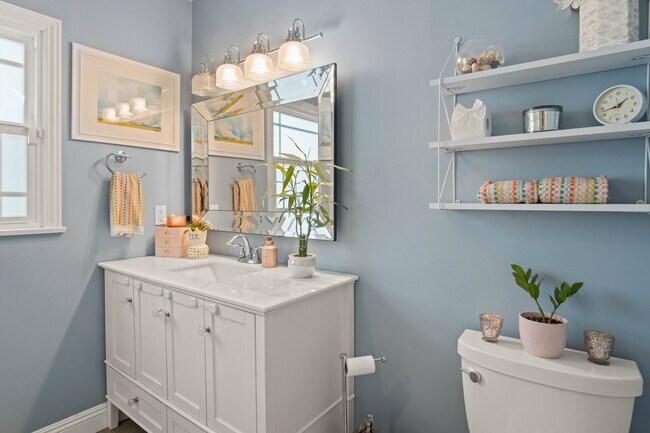 Building Photo - 6835 Aldea Ave