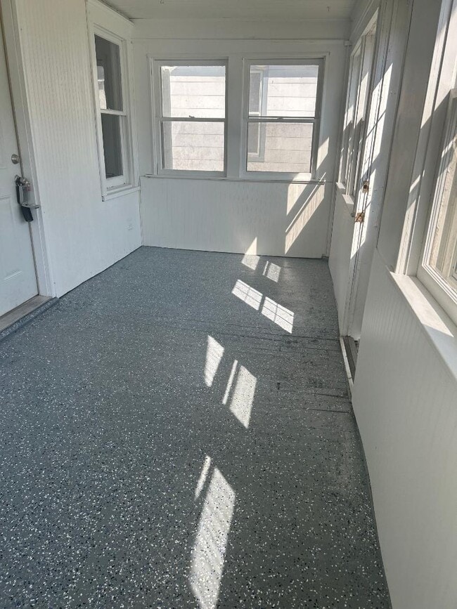 Building Photo - 1714 3rd Ave