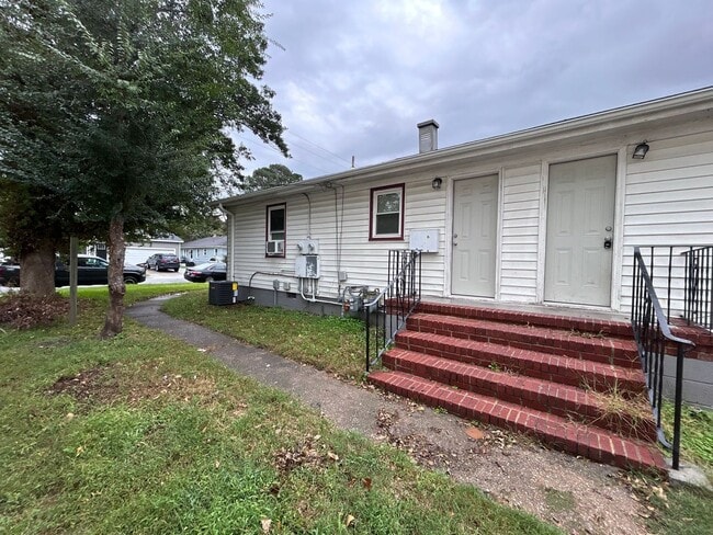 Primary Photo - 1228 Commerce Ave