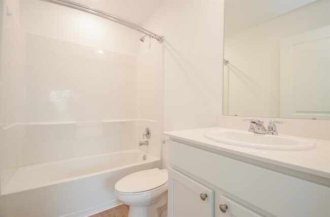 Building Photo - 4127 Saltillo Lakes Dr