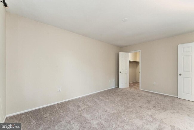 Building Photo - 10657 Spring Oak Ct