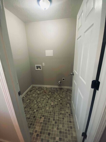 Building Photo - 6961 State Hwy 64