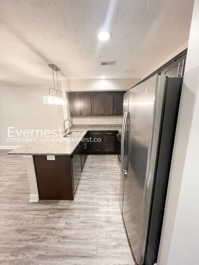 Building Photo - 1000 Henry Pl Blvd