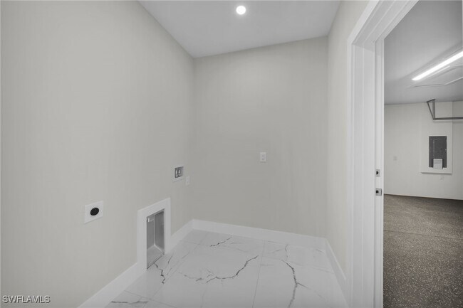 Building Photo - 636 Ladd St