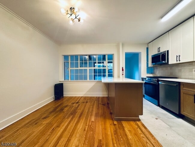 Building Photo - 355 Valley Blvd