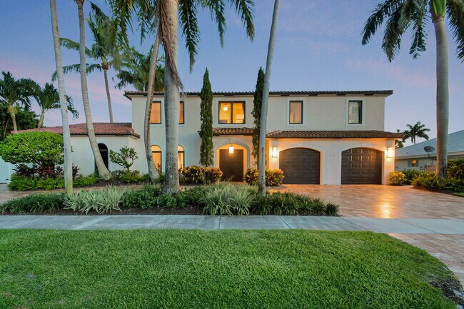Building Photo - 832 SW 34th Ave