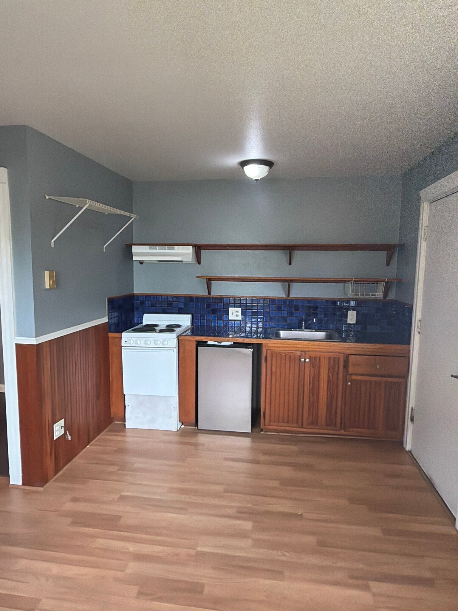 Building Photo - 430 S Holladay Dr