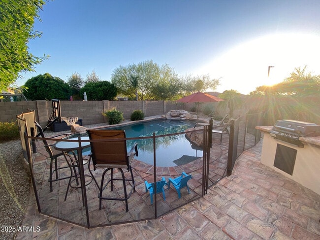 Building Photo - 3798 E Encinas Ave