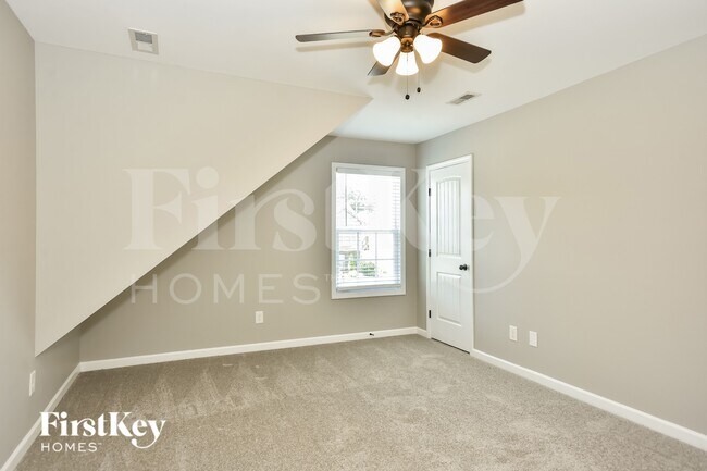 Building Photo - 3707 Wind Mill Ct