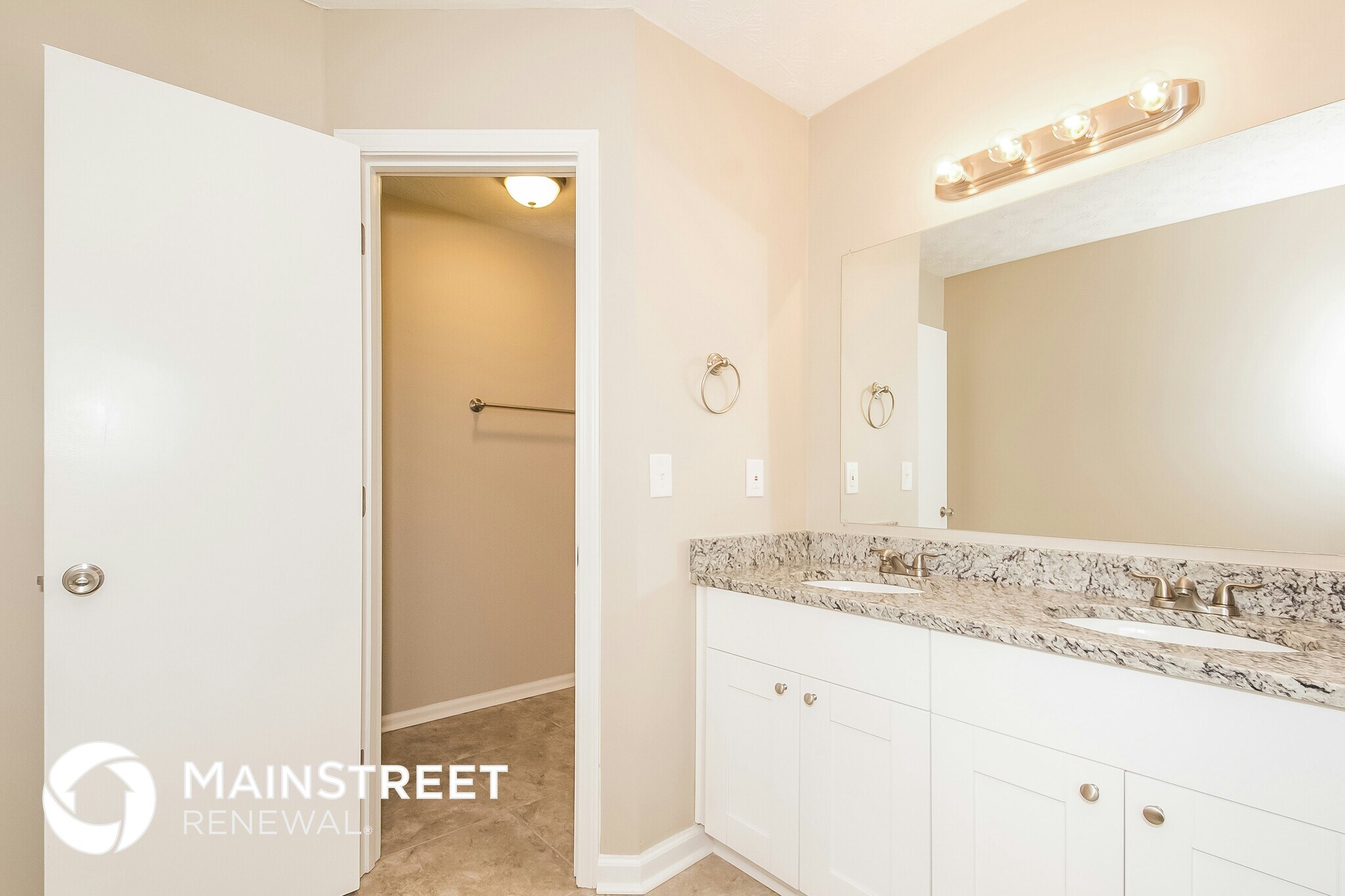 Building Photo - 3017 Medina Dr