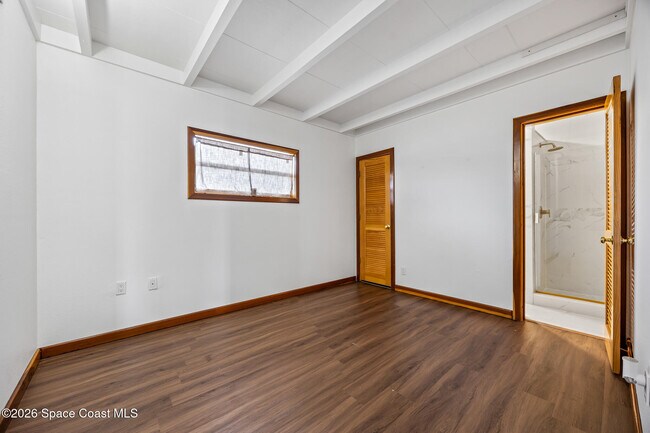 Building Photo - 485 N Shore Dr