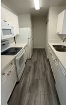 Building Photo - 2035 S Elm St