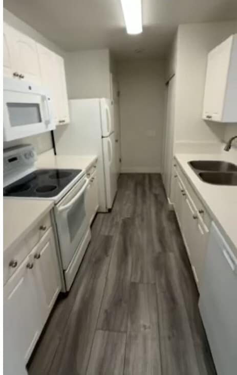 Building Photo - 2035 S Elm St