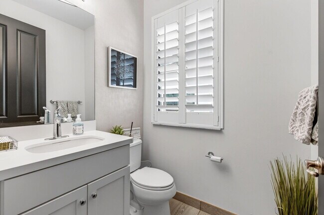 Building Photo - 622 Windward Cir S