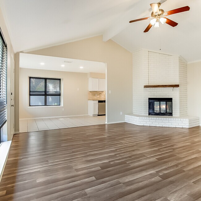 Building Photo - 2417 Clearhaven Ct