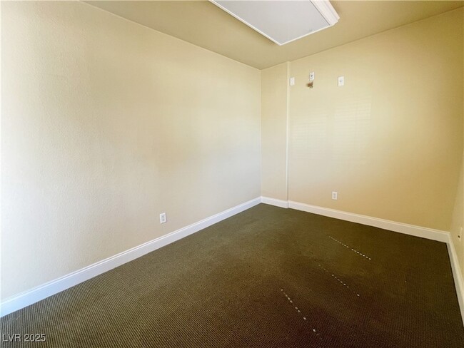 Building Photo - 9873 Belle Marie Ct