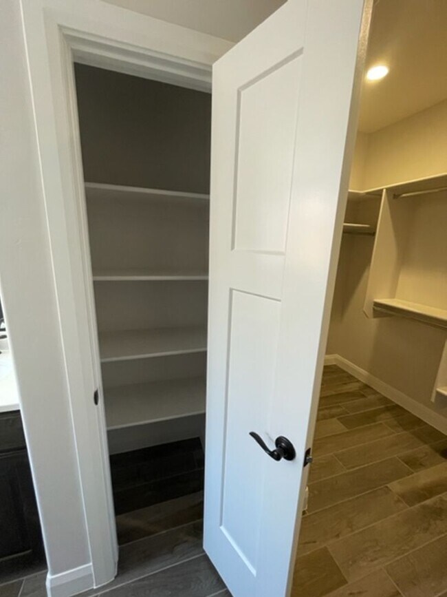Building Photo - 2446 S 630 W