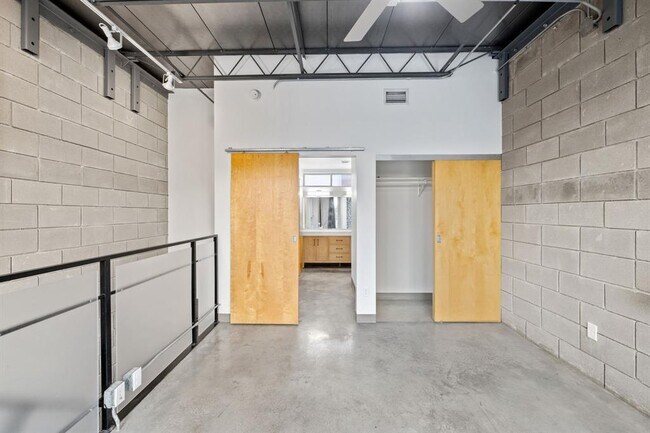 Building Photo - 4801 S Congress Ave