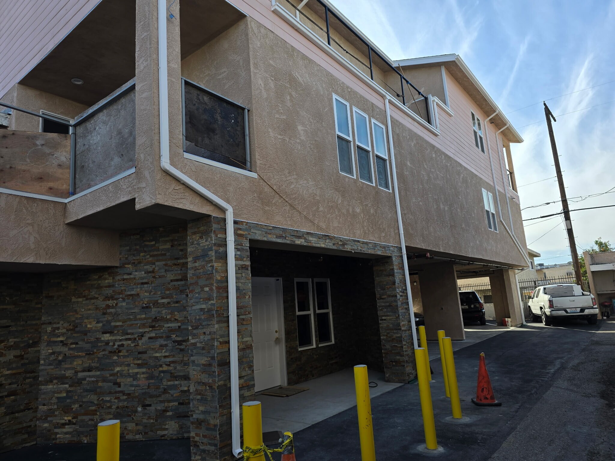 Building Photo - 11808 Hart St