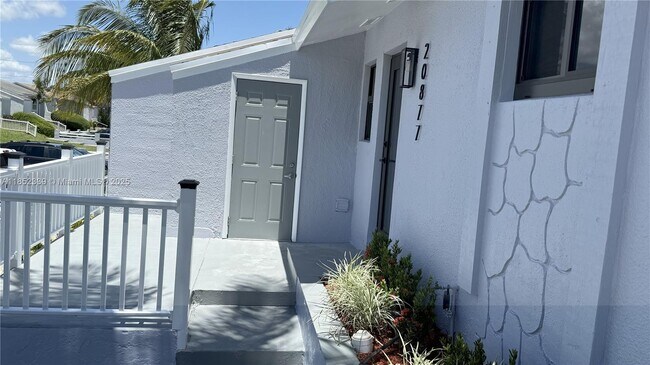Building Photo - 20877 Snapper Pl