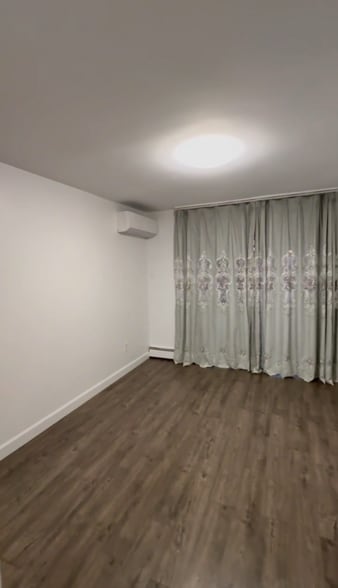 Building Photo - 45-36-4204 204th St