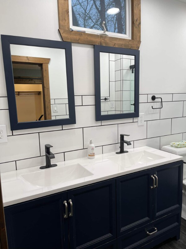 Building Photo - 195 E 2nd St