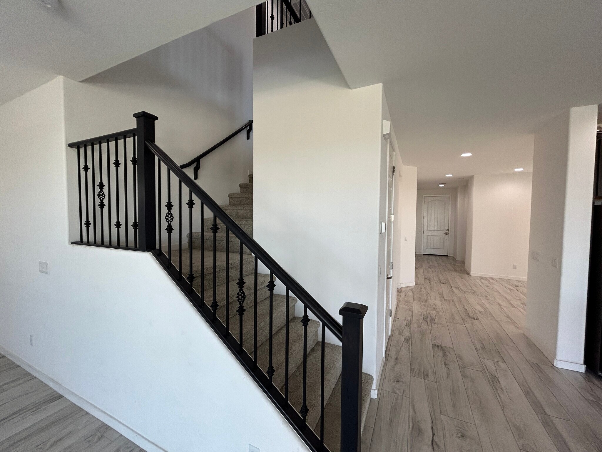 Building Photo - 4146 S Columbus Dr