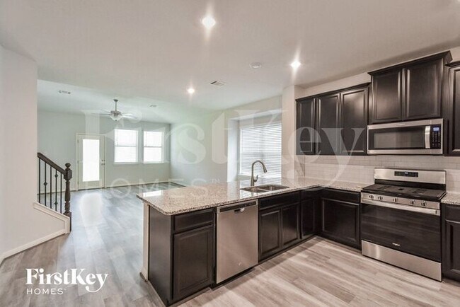 Building Photo - 11631 Bakersfield Pass