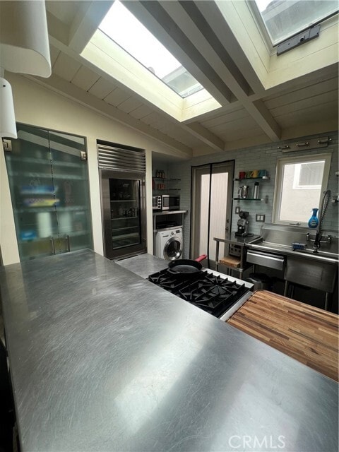 Building Photo - 3248 Ocean Dr