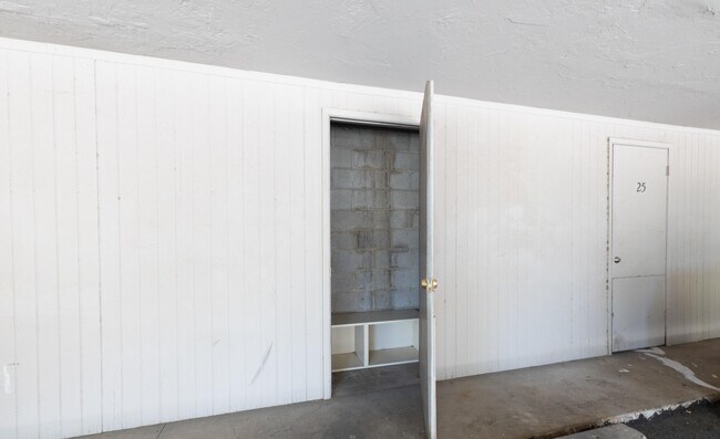 Building Photo - 1010 E Osborn Rd