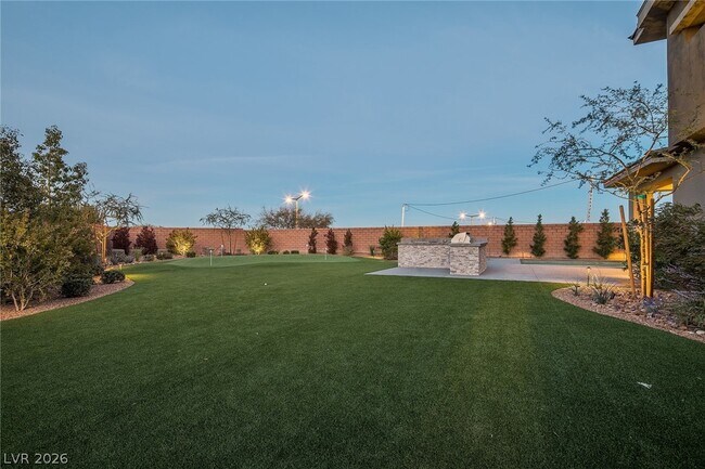 Building Photo - 18 Garden Rain Dr