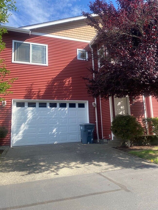 Building Photo - No Mower Needed! Great Townhome In A Beautifully HOA Maintained Community