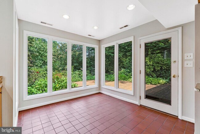 Building Photo - 6534 Jay Miller Dr
