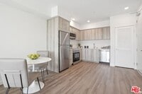 Building Photo - 218 N Alvarado St