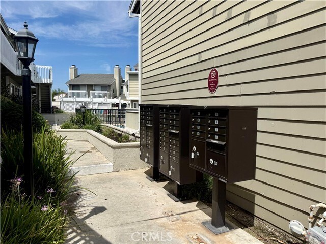 Building Photo - 14851 Mulberry Dr
