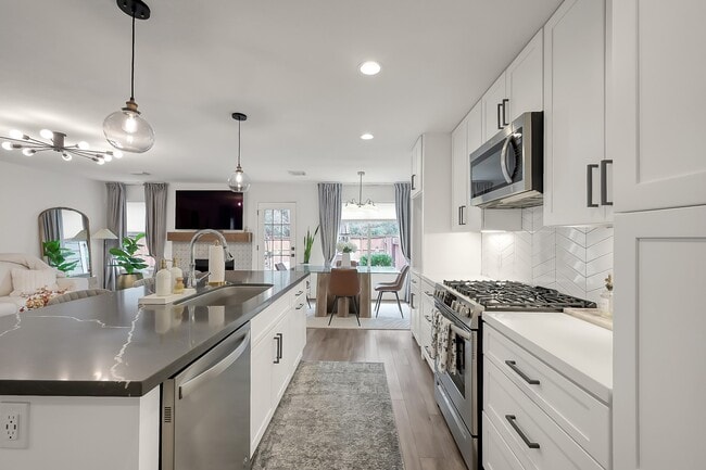 Building Photo - 246 N Walden Elms Cir