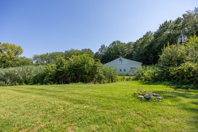 Building Photo - 159 E Johnson Ave