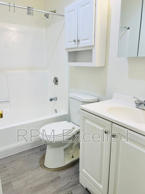 Building Photo - 16006 34th Ave S