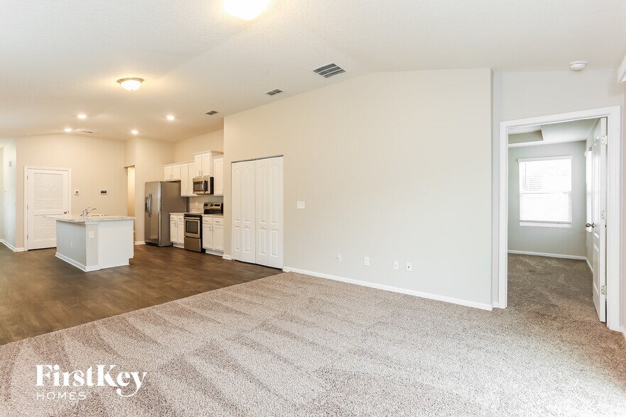 Building Photo - 9023 Kipper Dr