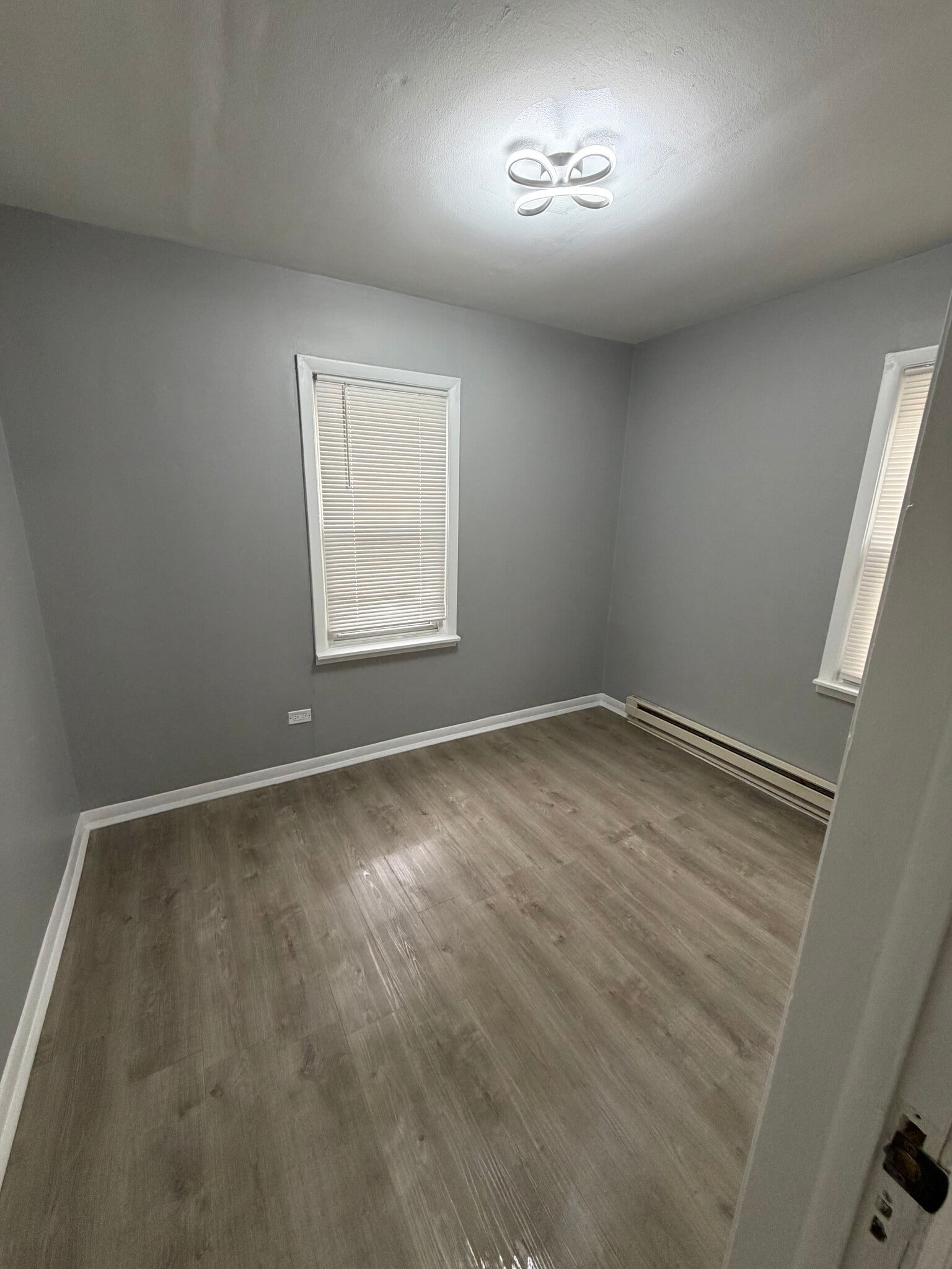 Building Photo - 7805 Central Ave