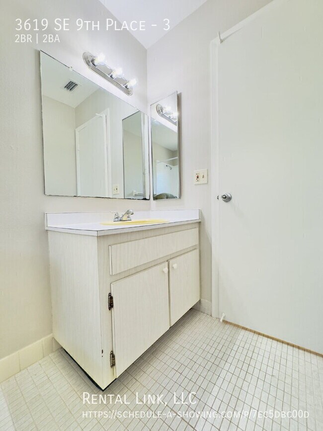 Building Photo - 3619 SE 9th Pl