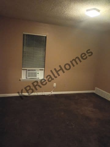 Building Photo - 5791 Plum Valley Dr