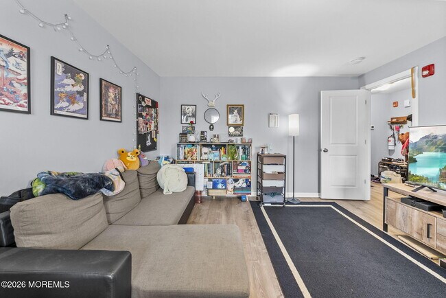 Building Photo - 816 King Georges Rd